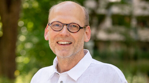 Portraitfoto von Bernd Prosenz