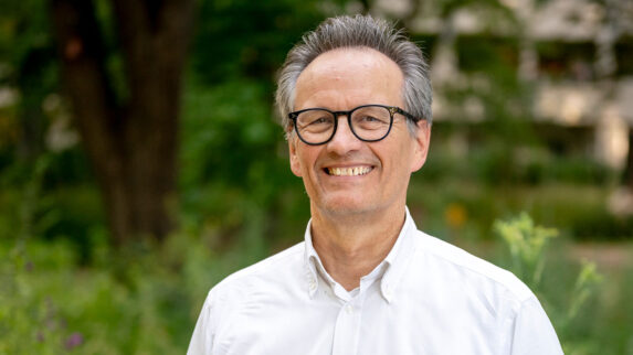 Portraitfoto von Ralph Sichler